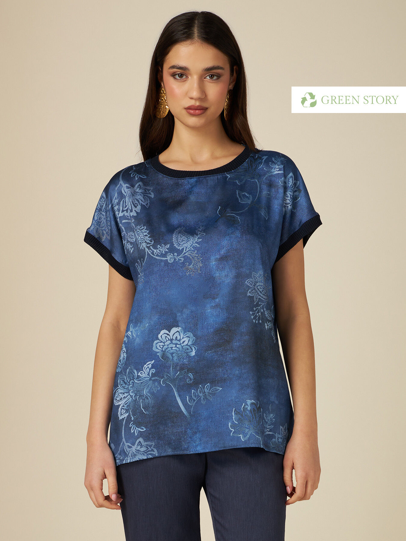 Blusa a t-shirt in raso fantasia image number 0