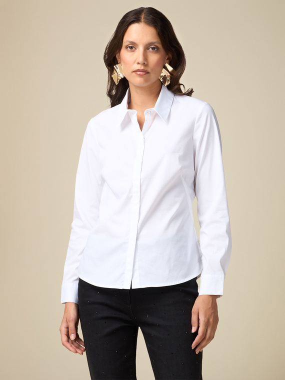 Camicia con bottone gioiello