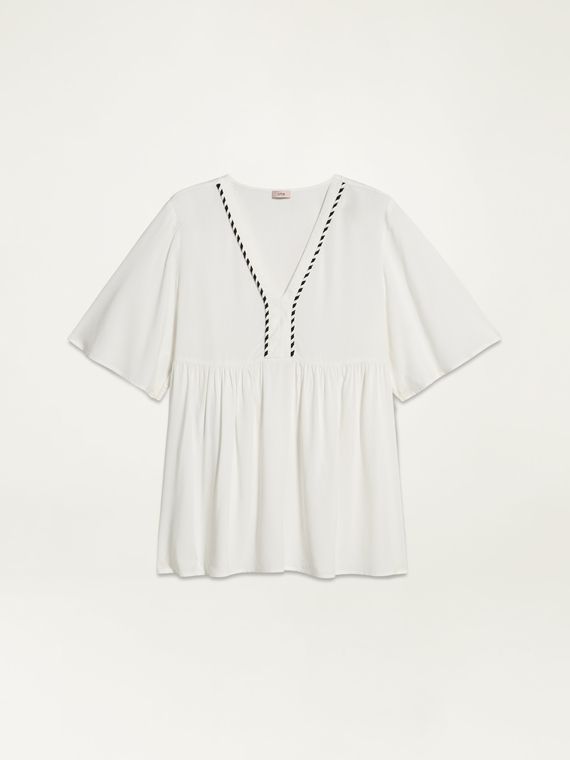 Oversized blouse with two-colour trim