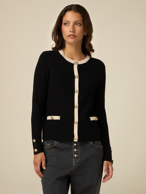 Cardigan with contrasting profiles