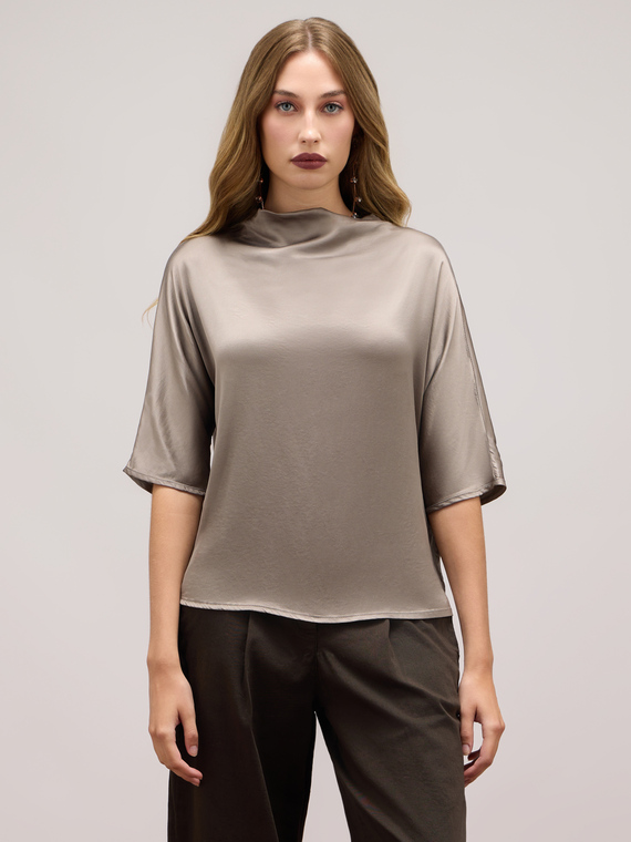 Blusa a lupetto in raso