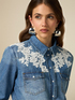 Camicia in denim con ricami image number 2