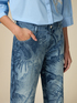 Jeans cropped in denim stampato image number 3