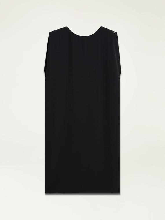 Straight dress with wide shoulder