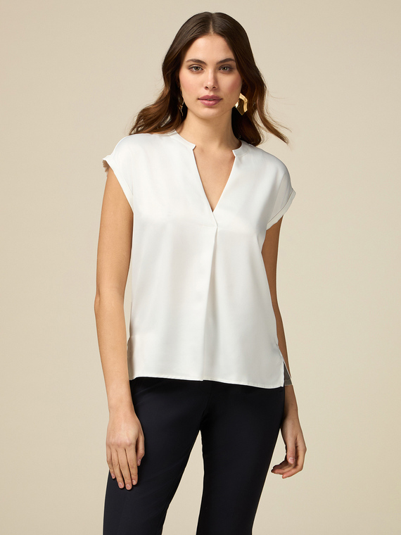 Dual-fabric V-neck T-shirt