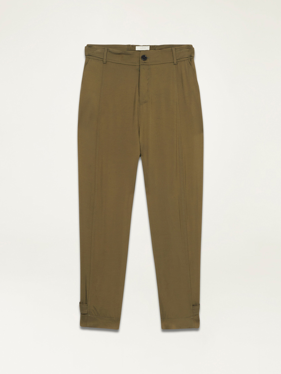 Flowing trousers with flaps