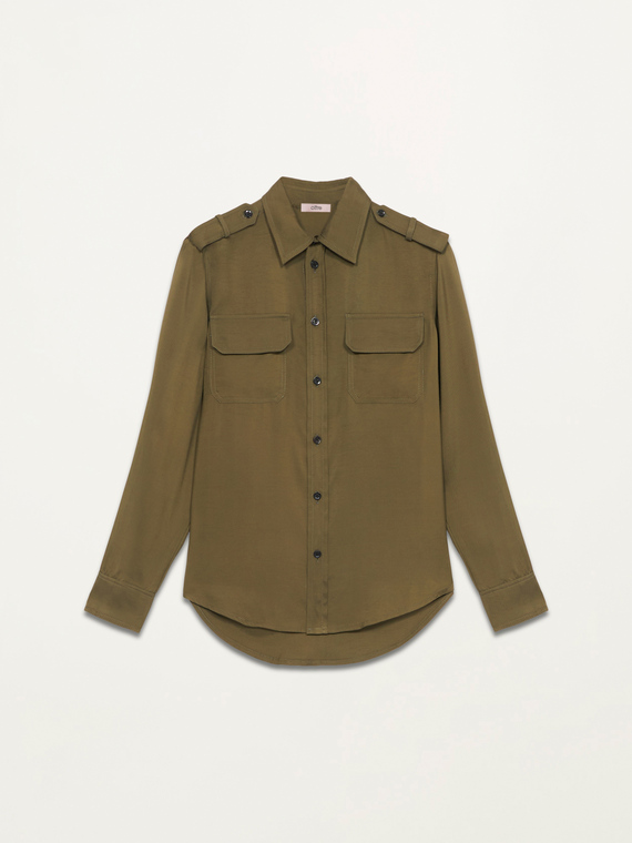 Shirt with epaulettes