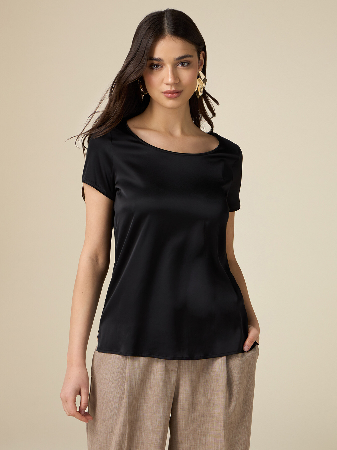 Blusa maniche corte in raso image number 0