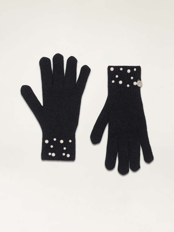 Gloves with pearls